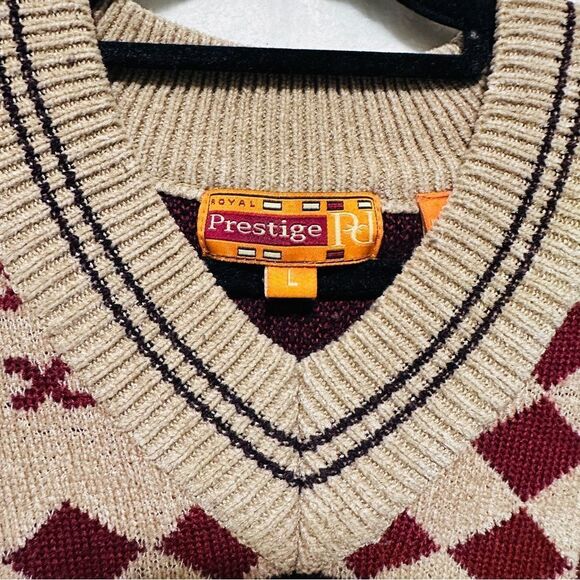 Royal Prestige V Neck Pattern Pullover Sweater Red Tan Size L All Over Style - Picture 3 of 7